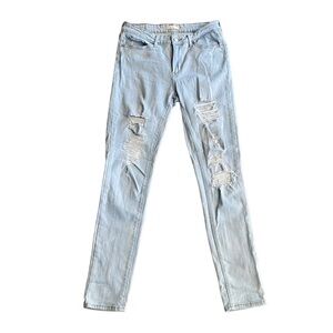 {Levi Strauss} 711 Distressed Skinny Jeans
